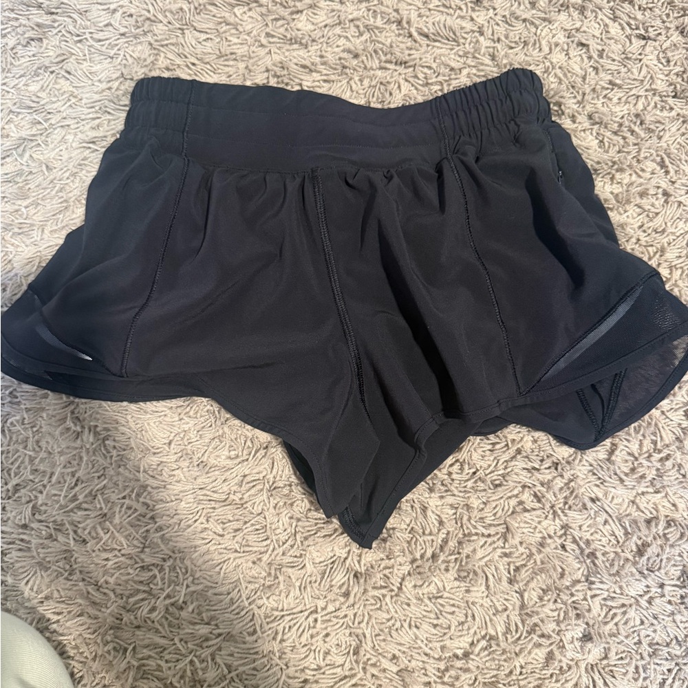 Lululemon black Hotty Hot Low-Rise Lined Short 2.5"